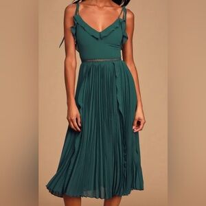 Stunning Emerald Green Lulu’s dress brand new!